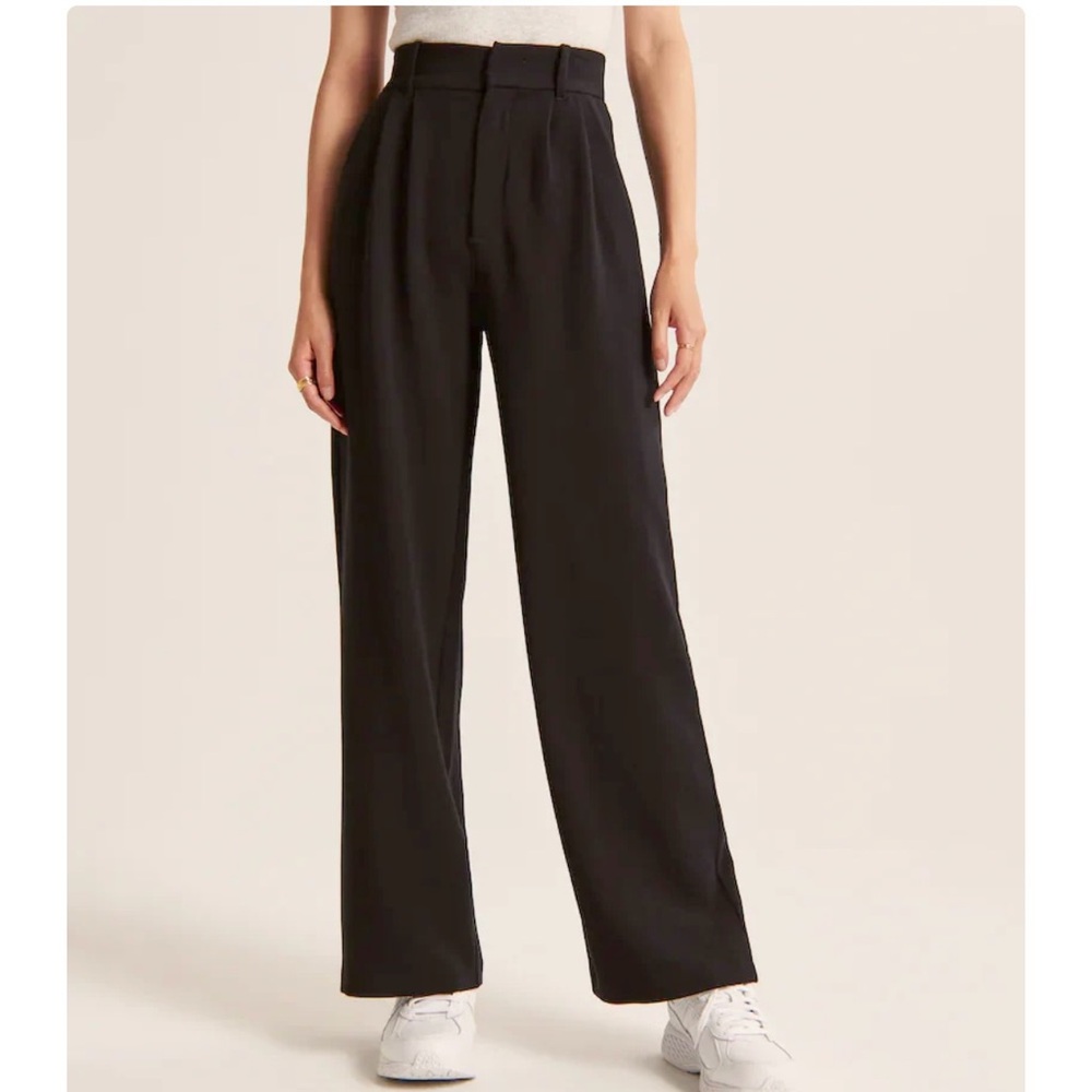 Chic Black Wide-Leg Women's Trousers